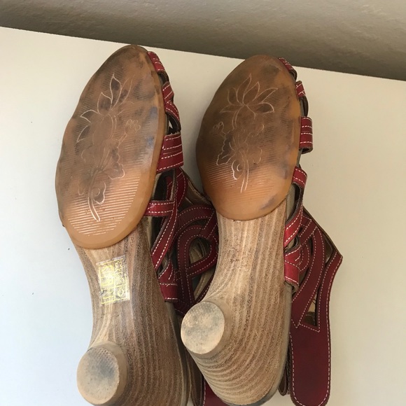 Spring Step Sandals - Picture 6 of 6